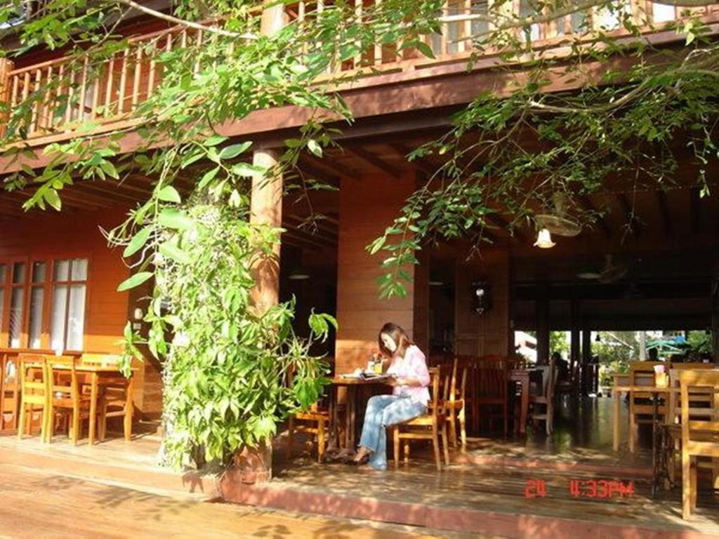 Riverhouse Hotel Mae Sariang Εξωτερικό φωτογραφία